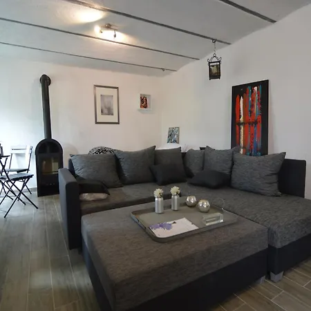 Daire Romantic Eifel Hideaway, Cleaning Included Immerath